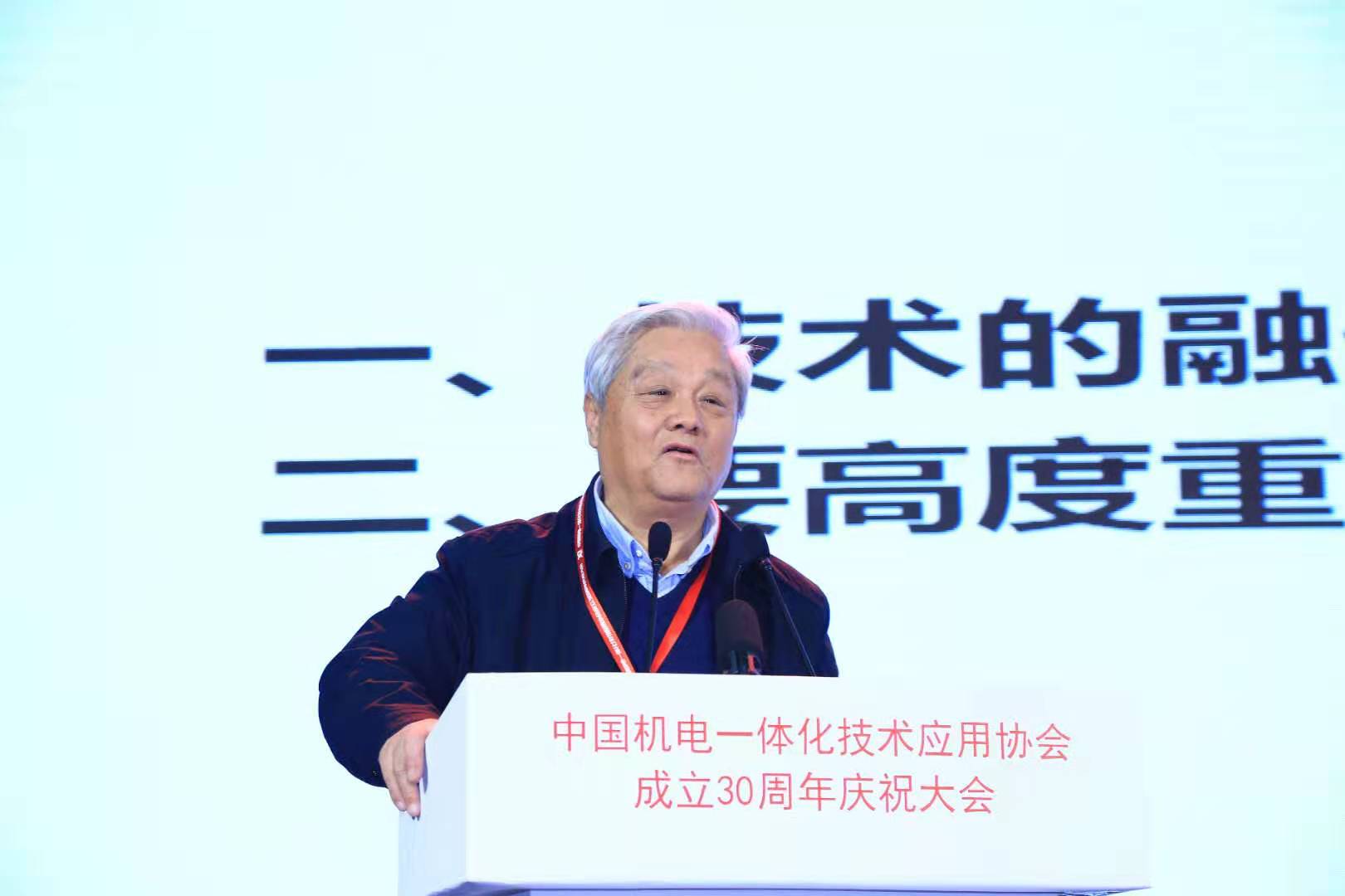 屈贤明.jpg